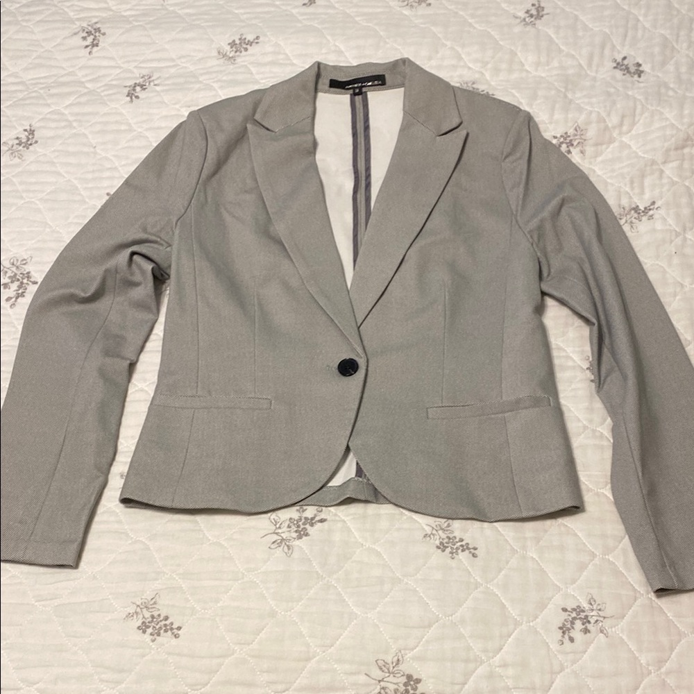 Amanda & Chelsea Women's Light Gray Blazer